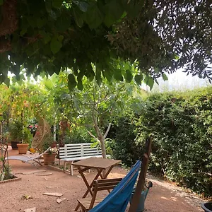 https://studio-independant-hyeres-dans-maison-de-lotissement.fr-provencehotel.com