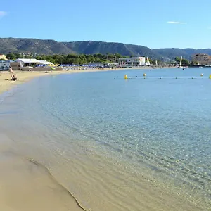 https://villa-les-cents-cypres.fr-provencehotel.com